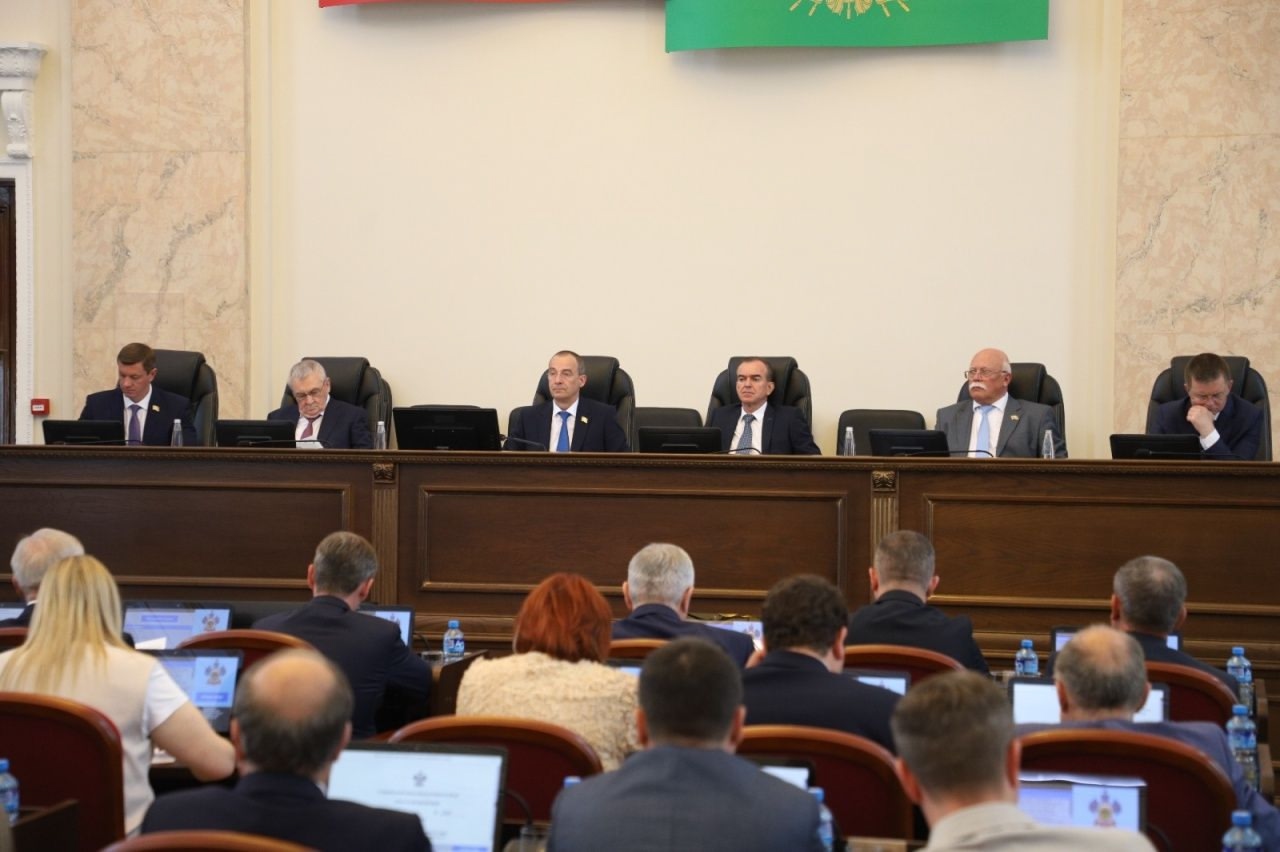 Сегодня в кубанском парламенте под председательством Юрия Бурлачко, при участии губернатора…