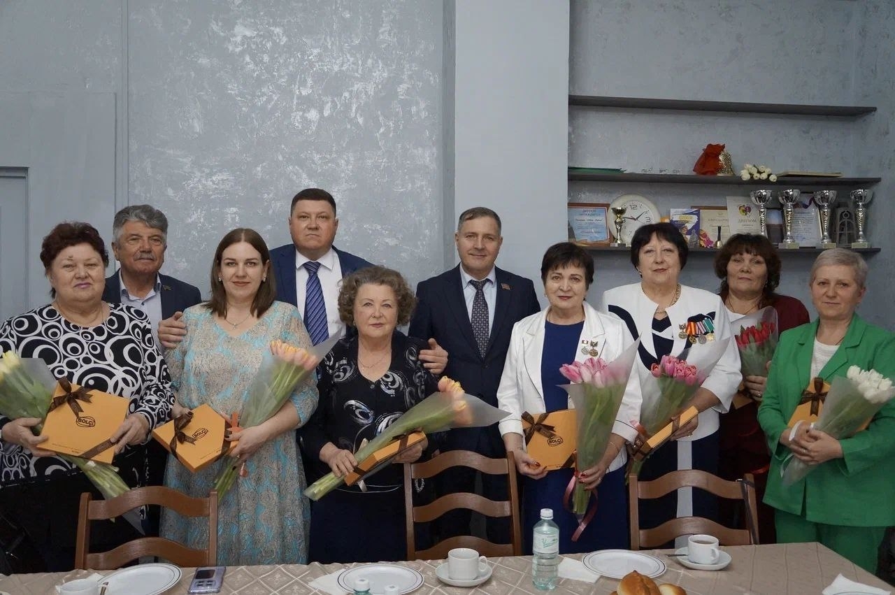 Праздничные дни наполнены приятными встречами и торжественными мероприятиями. Как…