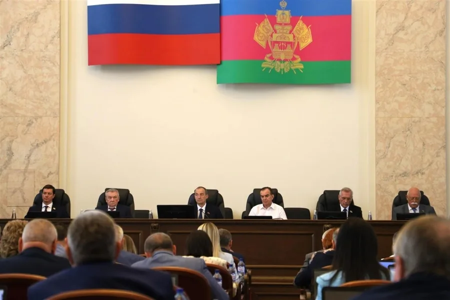 Сегодняшняя 85-я сессия ЗСК завершила парламентский год. Заседание прошло под…